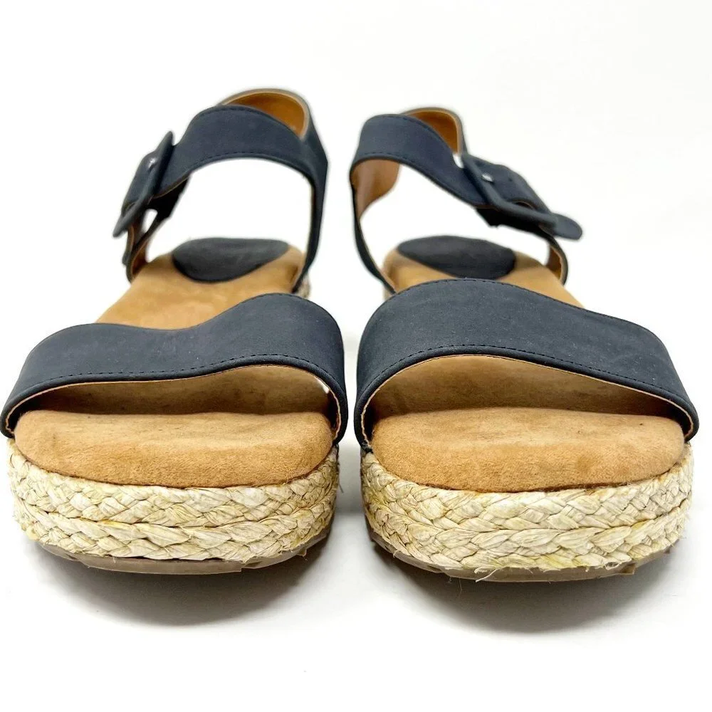 Kenneth Cole Reaction Sandals Women's 7.5 Navy Blue Suede Calm Water Platforms